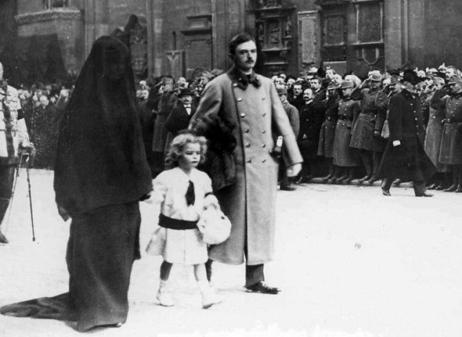 King of Austria , with his Queen in 196