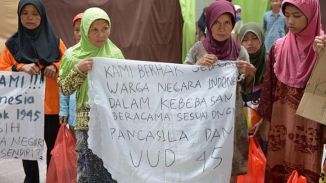 Indonesian Shia Protest against the Discrimination