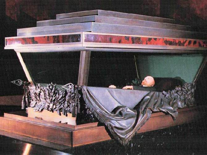 Vladimir Lenin's Body in Museum still awaiting Burial