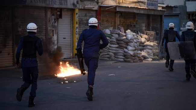 Bahraini Forces Lay Siege Village of Bani Jamra