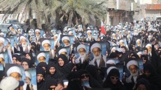 Bahraini Shia Stages a Protest Sit In agains the Raid on the House of Shia Cleric