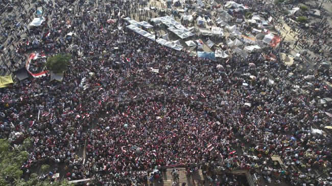 Egyptian Protester once again occupy Tahrir Square