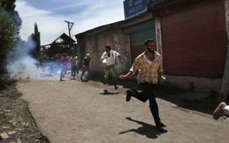 5 Killed by the Indian Para Military Troops in Kashmir