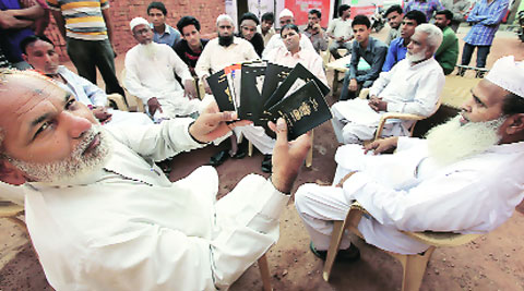 Indian Shia submit Passport for Travel to Iraq to save the Holy Shrines
