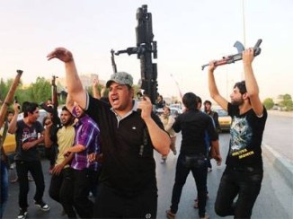 Iraqi Civillian hold the terrorists