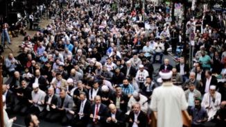 German Muslims Condemn Slams