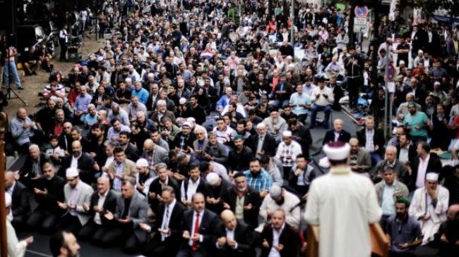 German Muslims Condemn Slams