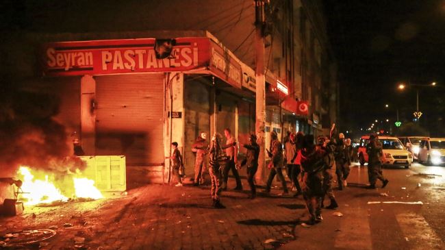 Turkish Kurds Protest against Govt's Inaction against ISIL Terrorist