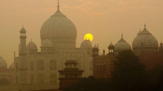 Indian Taj Mahal Threatened By Pollution and Insects